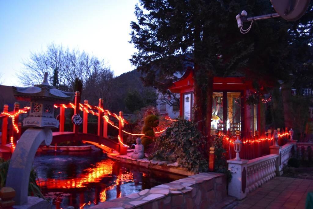 Gite Au Printemps Japonais, Petit Train De La Mure, Parc Des Ecrins Pierre-Chatel Eksteriør billede