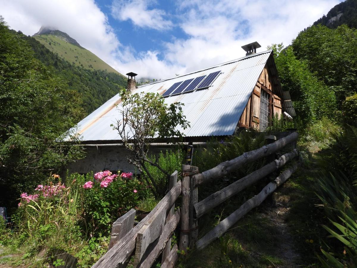Gite Au Printemps Japonais, Petit Train De La Mure, Parc Des Ecrins Pierre-Chatel Eksteriør billede